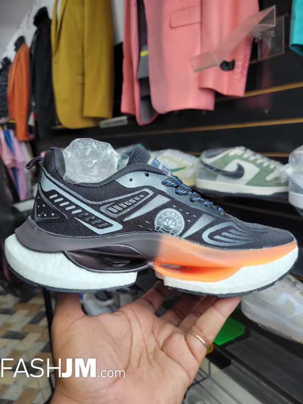  Sneakers image1