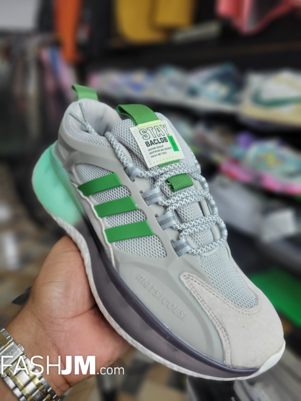  Sneakers image1