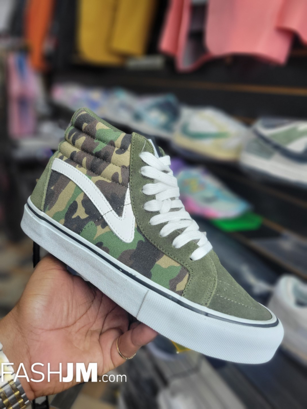  Sneakers image1