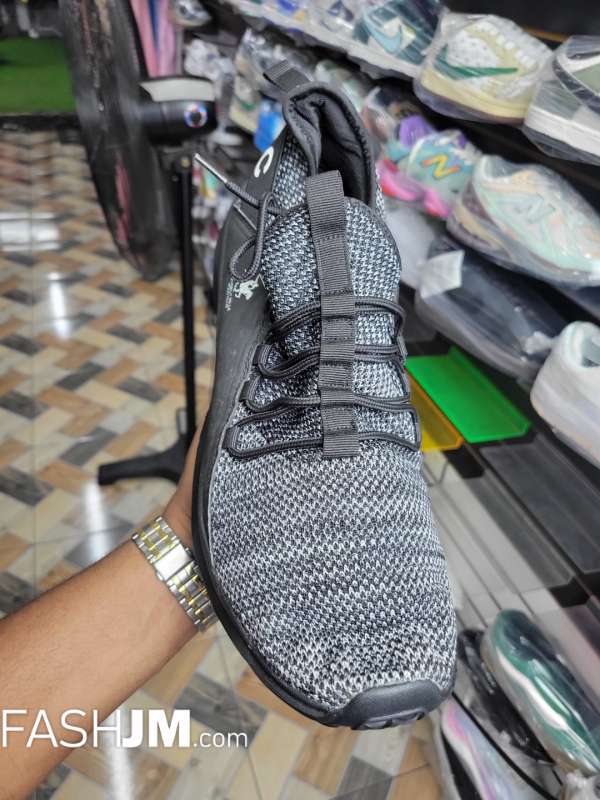  Sneakers image1