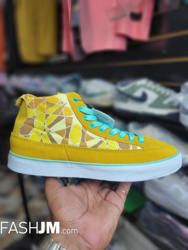  Sneakers image1