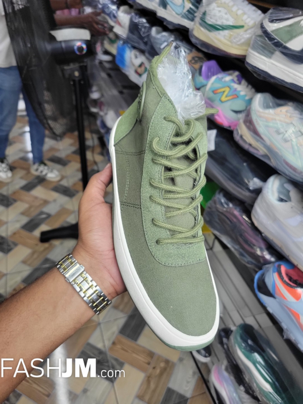  Sneakers image1