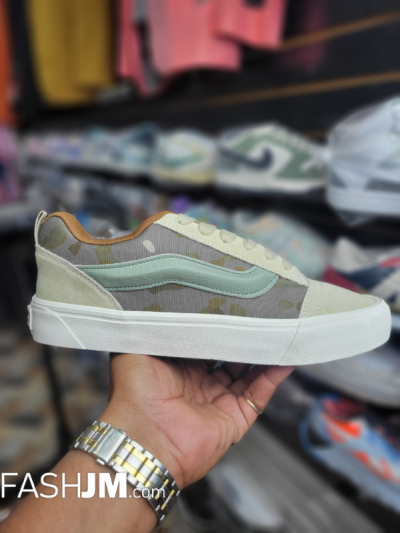 Vans Sneakers